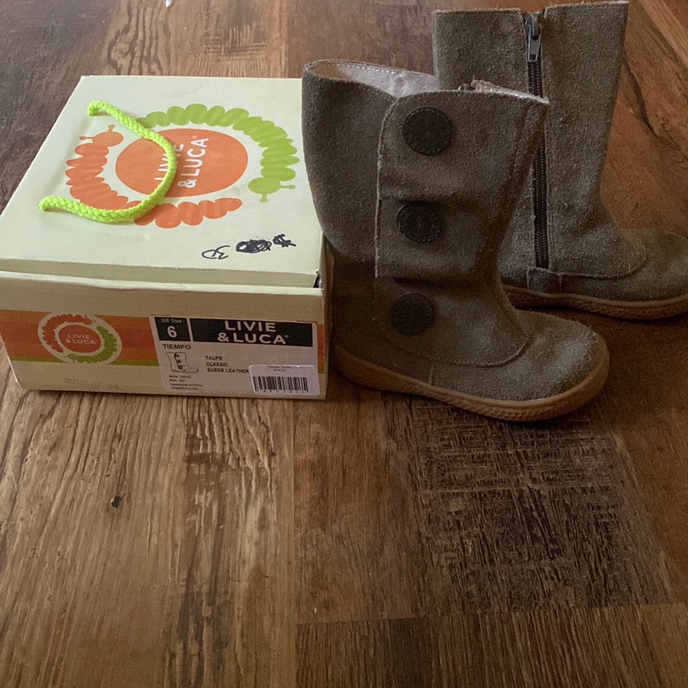 Livie & Luca size 6 Tiempo suede leather boots, taupe.